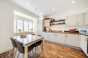 Kitchen breakfast room angle 1- click for photo gallery
